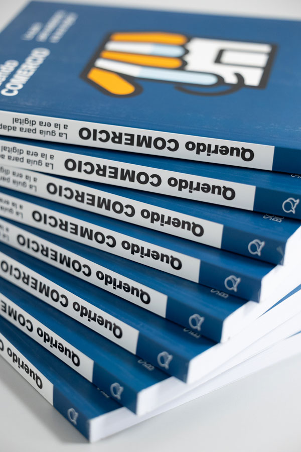 Libro querido comercio. Libros apilados