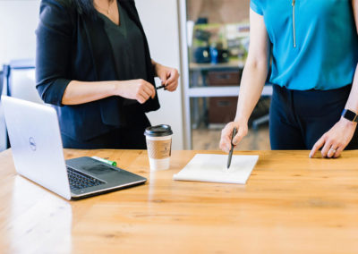 ¿Qué significa benchmarking?